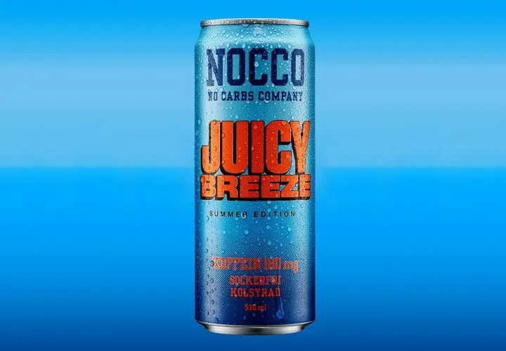 En NOCCO Juicy Breeze burk, sommarutgåva. Undrar du vad smakar NOCCO Juicy Breeze? Denna sockerfria dryck ger en uppfriskande känsla.