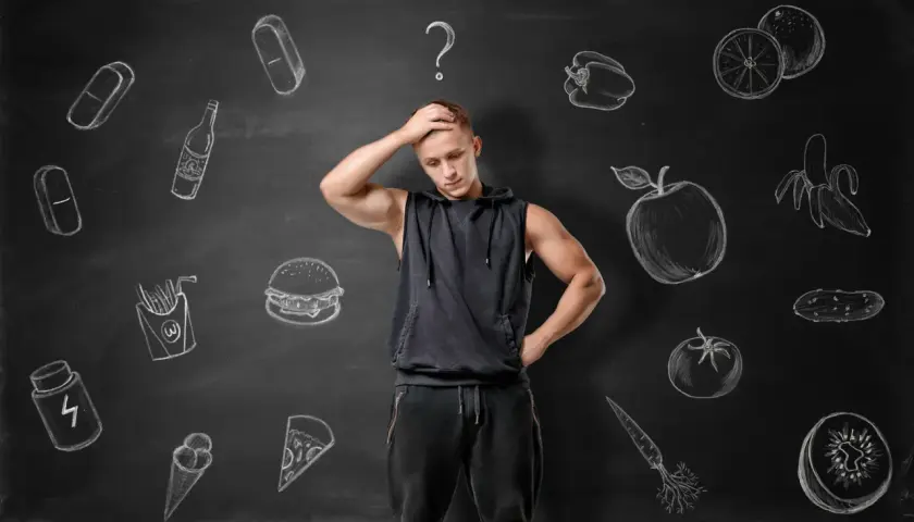 En ung man funderar över hur mycket protein per måltid. Runt honom syns bilder av mat och kosttillskott.