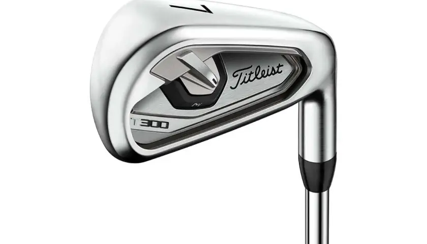 En Titleist T300 järnklubba, perfekt för dig som funderar på vilka golfklubbor ska jag ha.