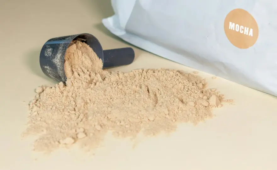 Vad innehåller proteinpulver? Välj rätt för ditt mål!