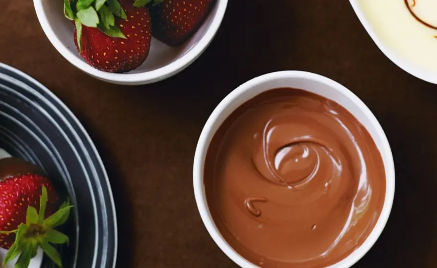 Sockerfri chokladsås - Recept för perfekt smak & konsistens