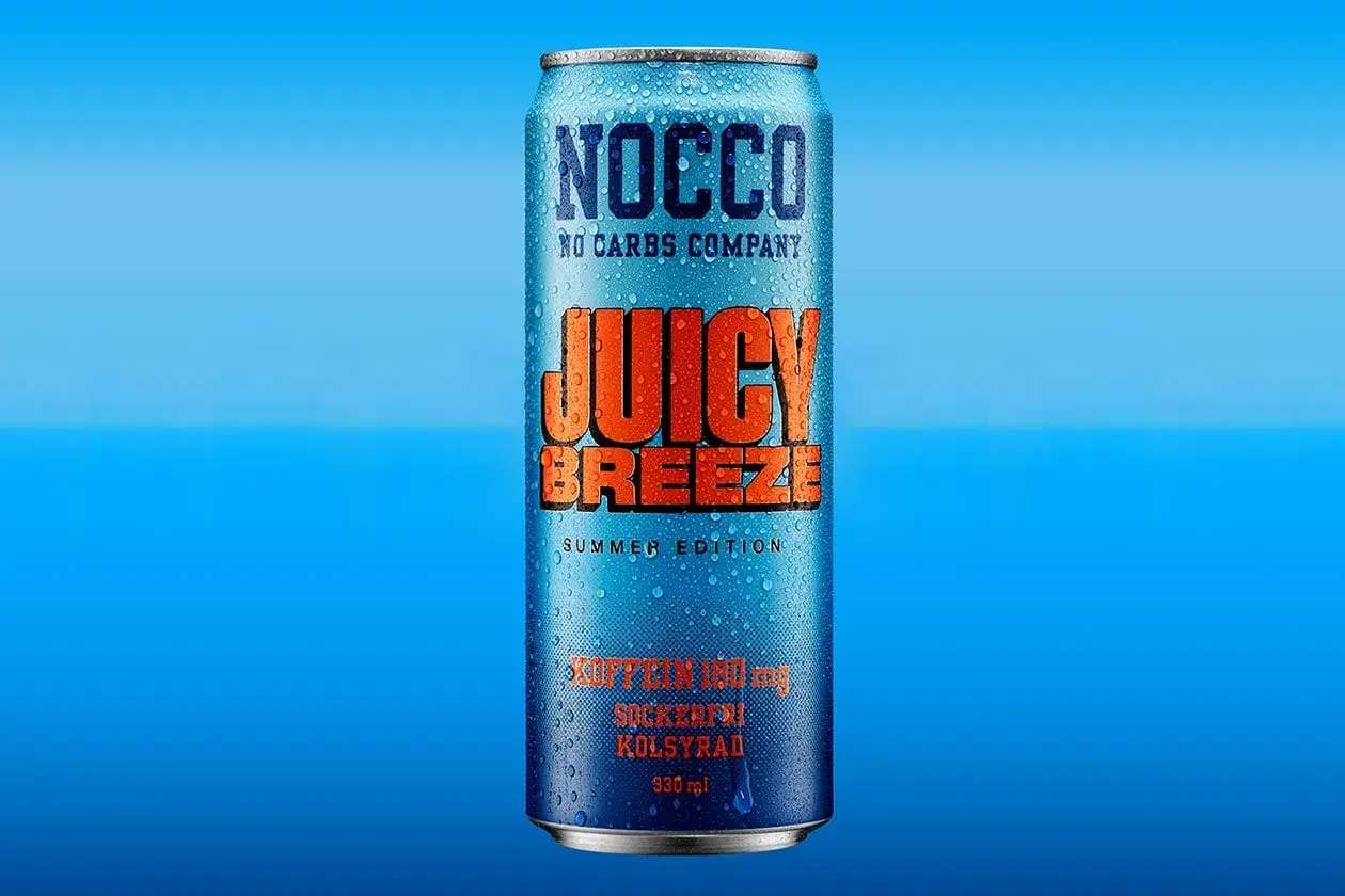 En NOCCO Juicy Breeze burk, sommarutgåva. Undrar du vad smakar NOCCO Juicy Breeze? Denna sockerfria dryck ger en uppfriskande känsla.