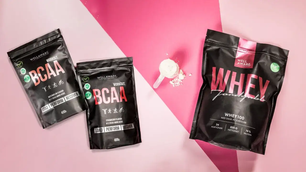 Två påsar Wellaware BCAA och en påse Wellaware Whey protein. BCAA är inte farligt för de flesta, men kolla alltid innehållsförteckningen.